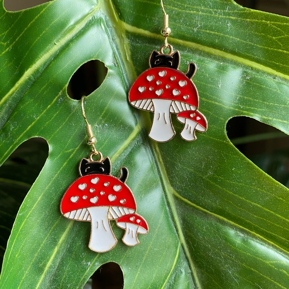 Mushroom hearts cat funky funky earrings